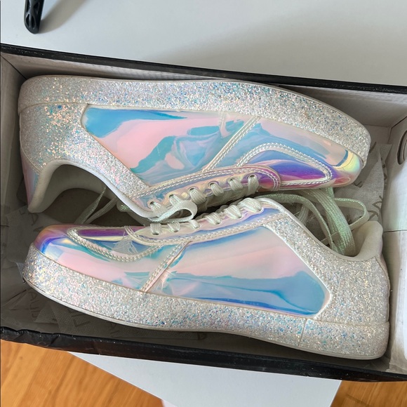 Liliana White Hologram Sneakers - Picture 15 of 15